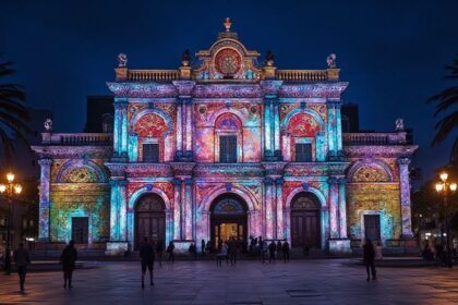 projecao-natalina-na-fachada-do-theatro-municipal-e-o-quebra-nozes-encantam-o-rio
